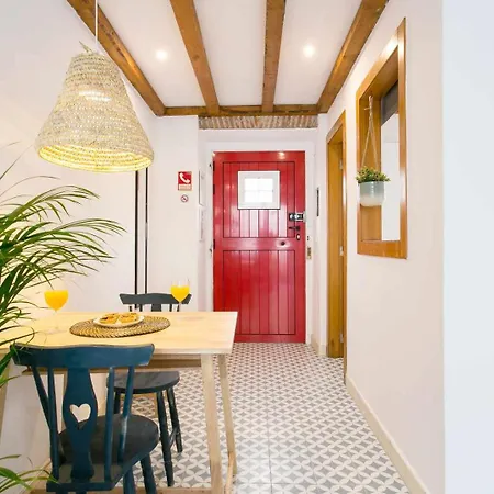 Estudio Com Terraco Junto Ao Lx Factory * Lisbona