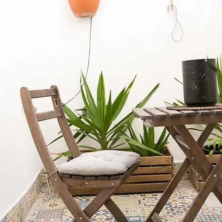 Estudio Com Terraco Junto Ao Lx Factory Appartamento *