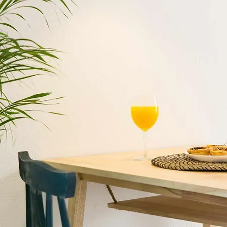 Estudio Com Terraco Junto Ao Lx Factory Appartamento Lisbona