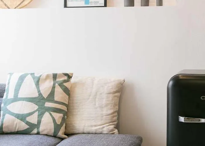 Apartman Estudio Com Terraco Junto Ao Lx Factory *