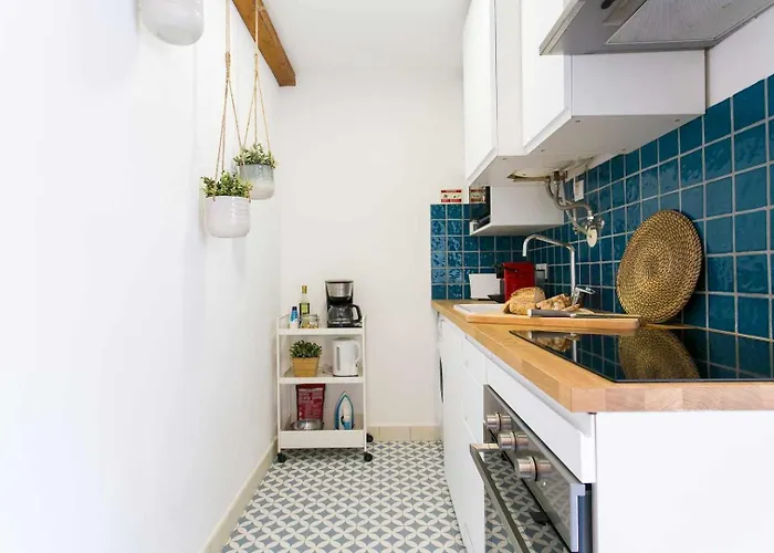 Estudio Com Terraco Junto Ao Lx Factory Lisboa