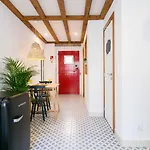 Estudio Com Terraco Junto Ao Lx Factory Apartmán