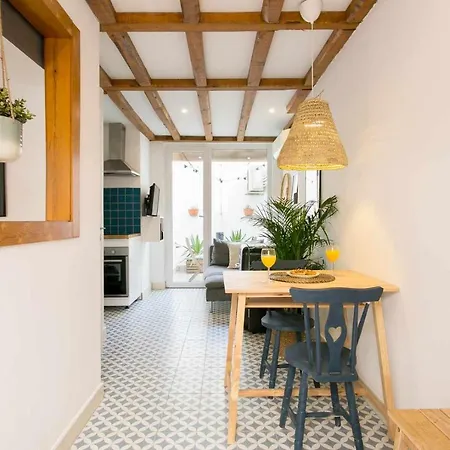 Lx Factory- Modern Studio Com Terraco Privado