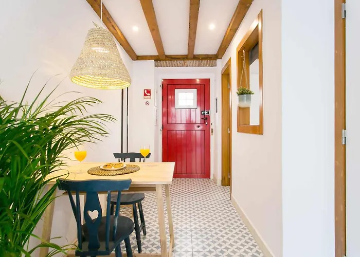 Estudio Com Terraco Junto Ao Lx Factory * Lisboa