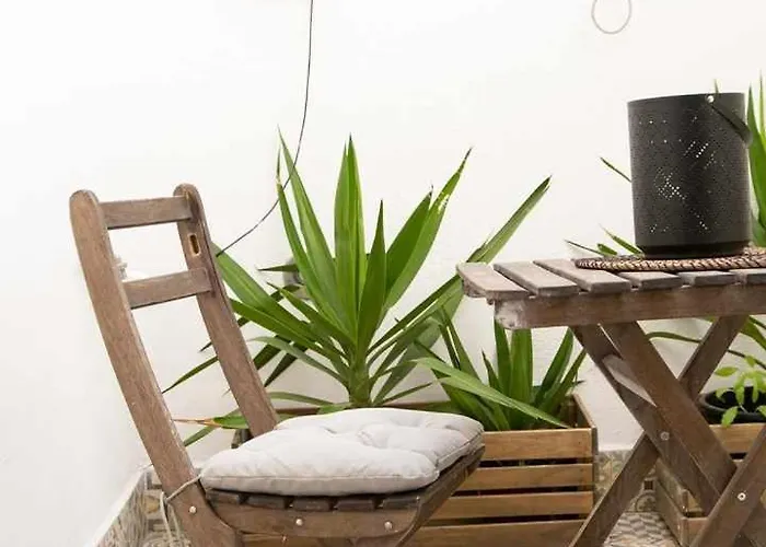 Estudio Com Terraco Junto Ao Lx Factory شقة *